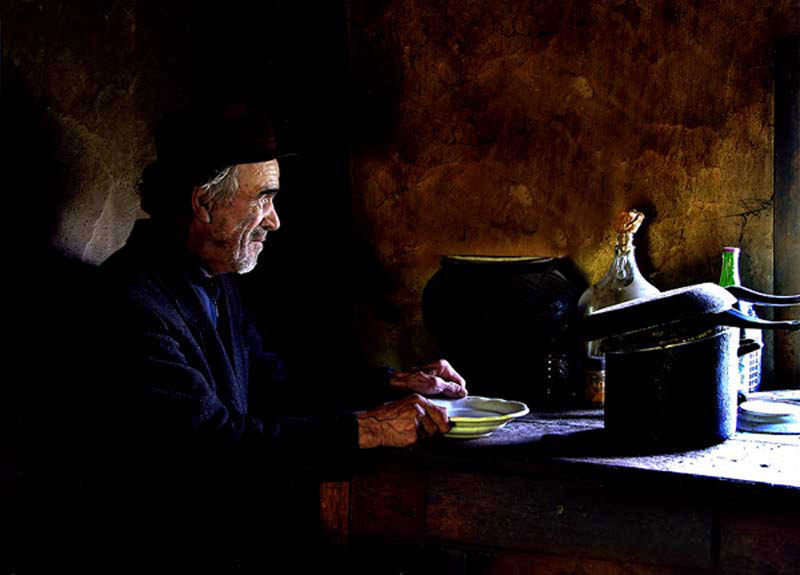 CaterH WaitingForMeal